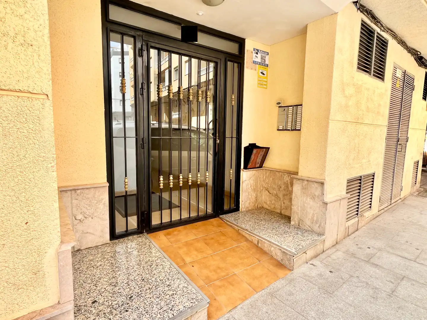 Wohnung zum Verkauf in Torrevieja mit Klimaanlage, Heizung und Terrasse