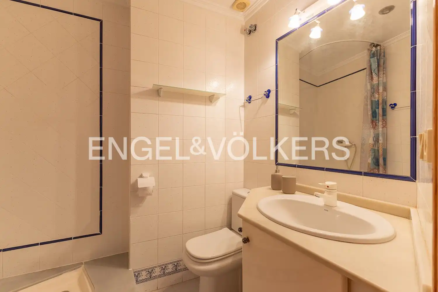 Baño de Piso de alquiler en Valencia con Aire acondicionado, Calefacción y Parquet