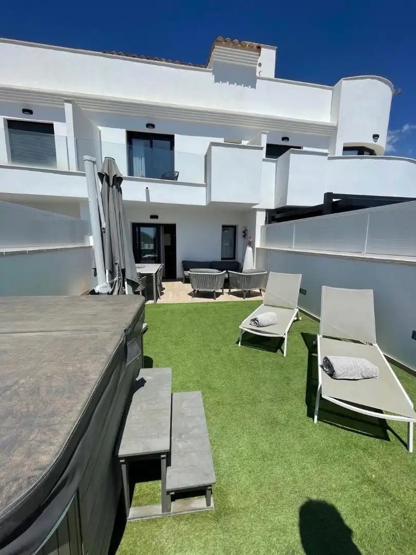 Chalet con piscina en alquiler en Balcón de Finestrat - Terra Marina, imagen 3