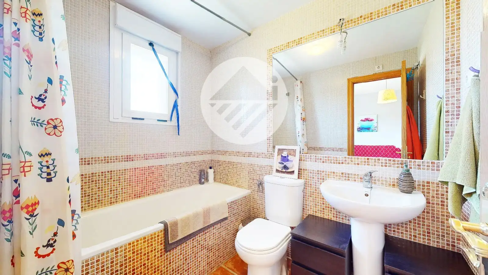 Bathroom of Houses for sale in Lucillos  with Air Conditioner and Heating