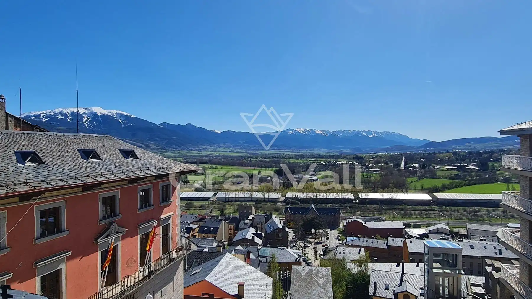 Vista exterior de Ático en venta en Puigcerdà con Calefacción y Trastero