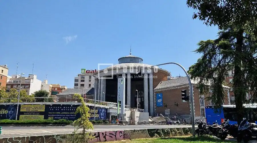 Vista exterior de Piso en venta en Madrid con Calefacción, Parquet y Terraza