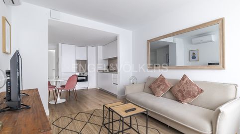 Foto 4 de Apartamento de alquiler en Castillejos - Cuzco, Madrid Capital