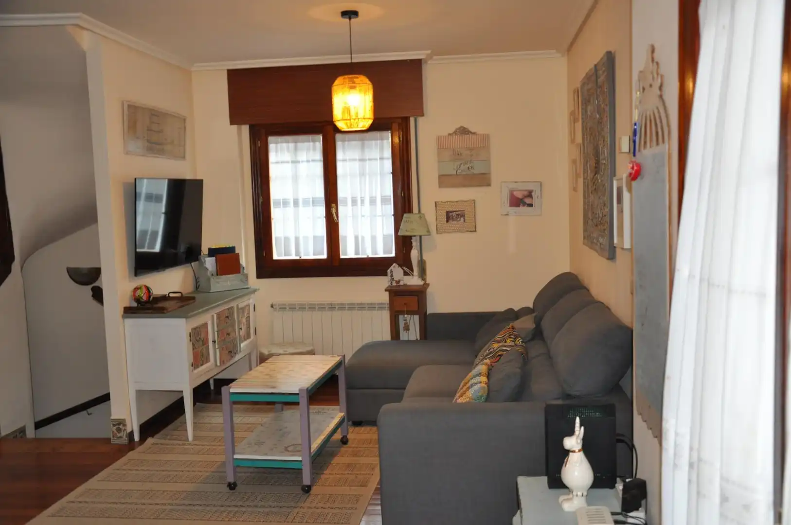 Sala de estar de Casa o chalet en venta en Castro-Urdiales con Calefacción, Jardín privado y Terraza