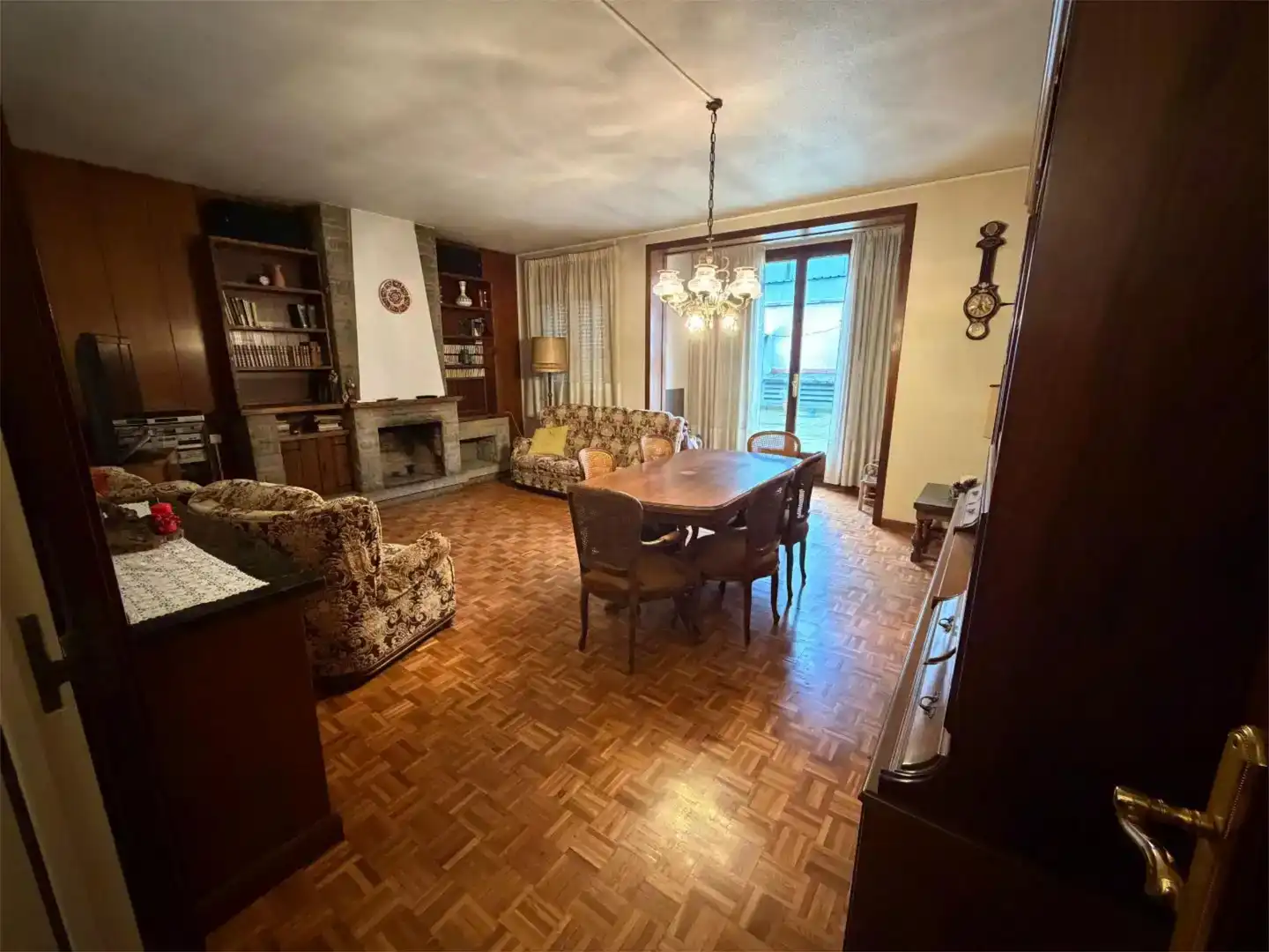 Sala d'estar de Casa adosada en venda en  Barcelona Capital amb Aire condicionat