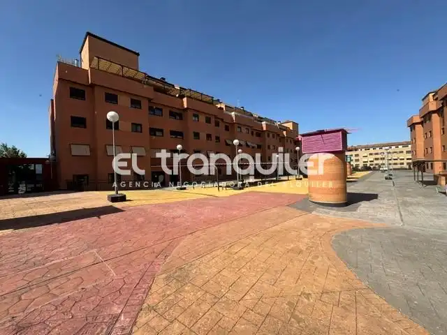 Vista exterior de Piso de alquiler en Navalcarnero con Aire acondicionado, Terraza y Trastero