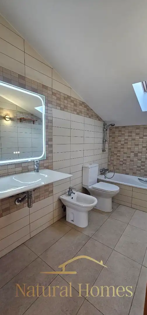 Baño de Ático en venta en Santa Eugènia de Berga con Calefacción, Parquet y Terraza