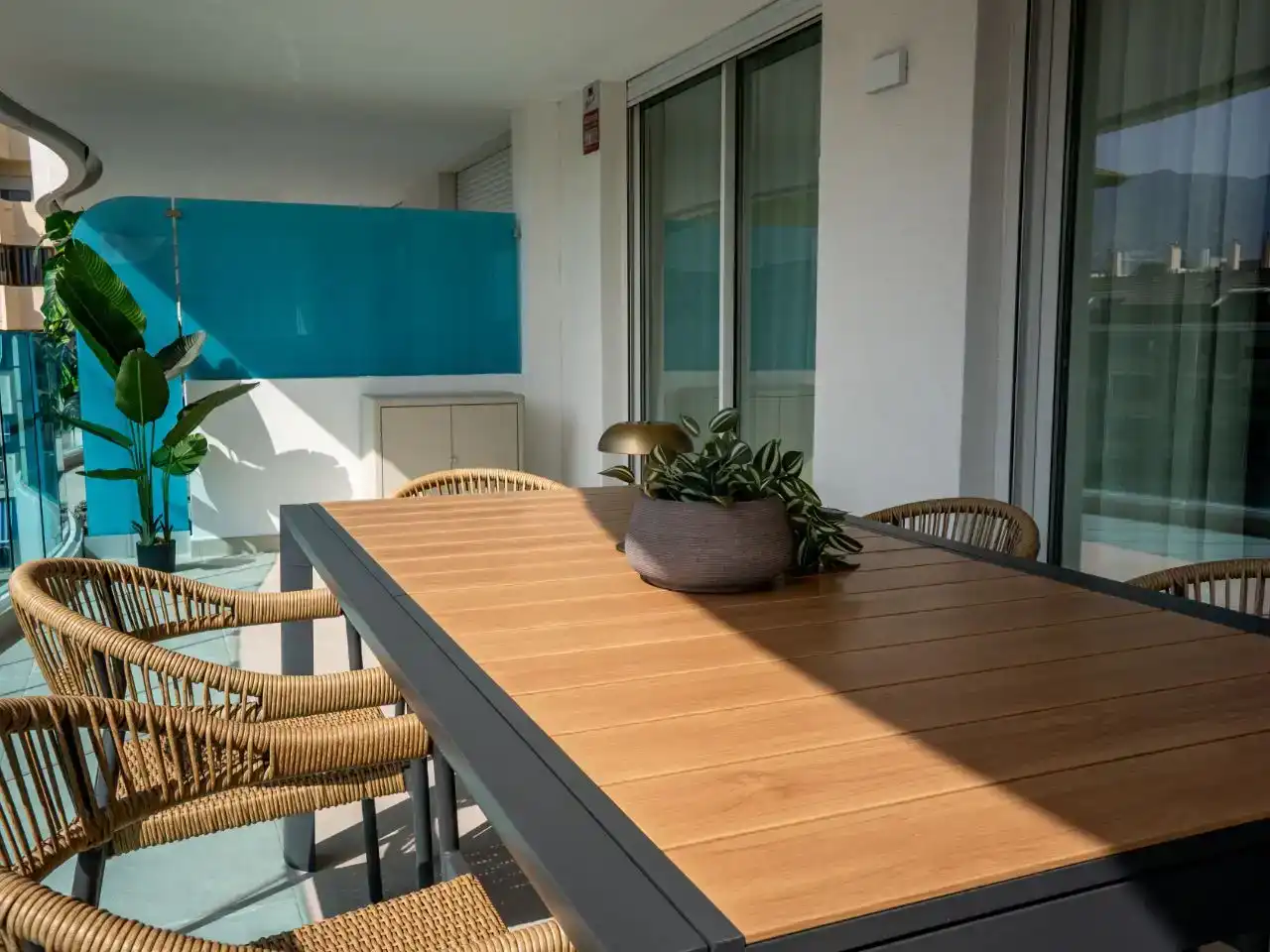 Terrassa de Apartament de lloguer en Fuengirola amb Aire condicionat, Piscina i Balcó