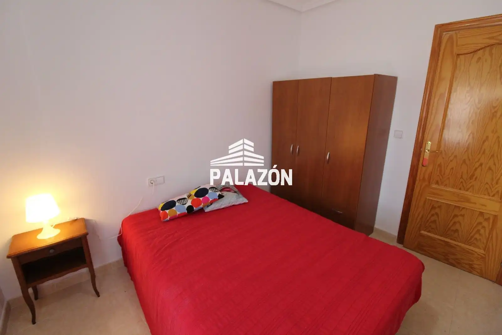 Dormitori de Apartament de lloguer en Catral amb Aire condicionat, Terrassa i Piscina