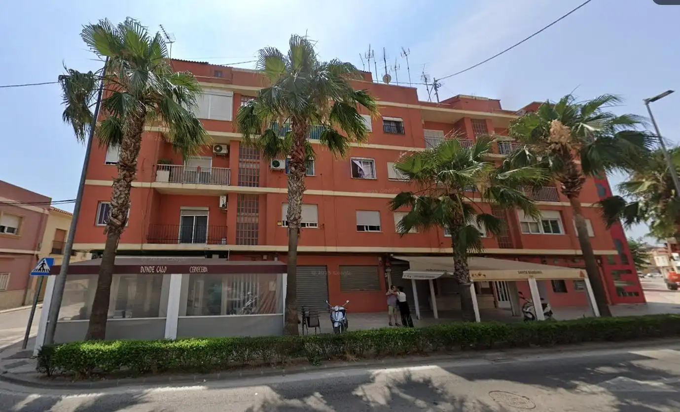 Local comercial en venda a Calle de Almussafes