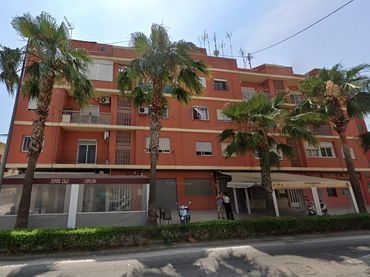 Local comercial en venda a Calle de Almussafes
