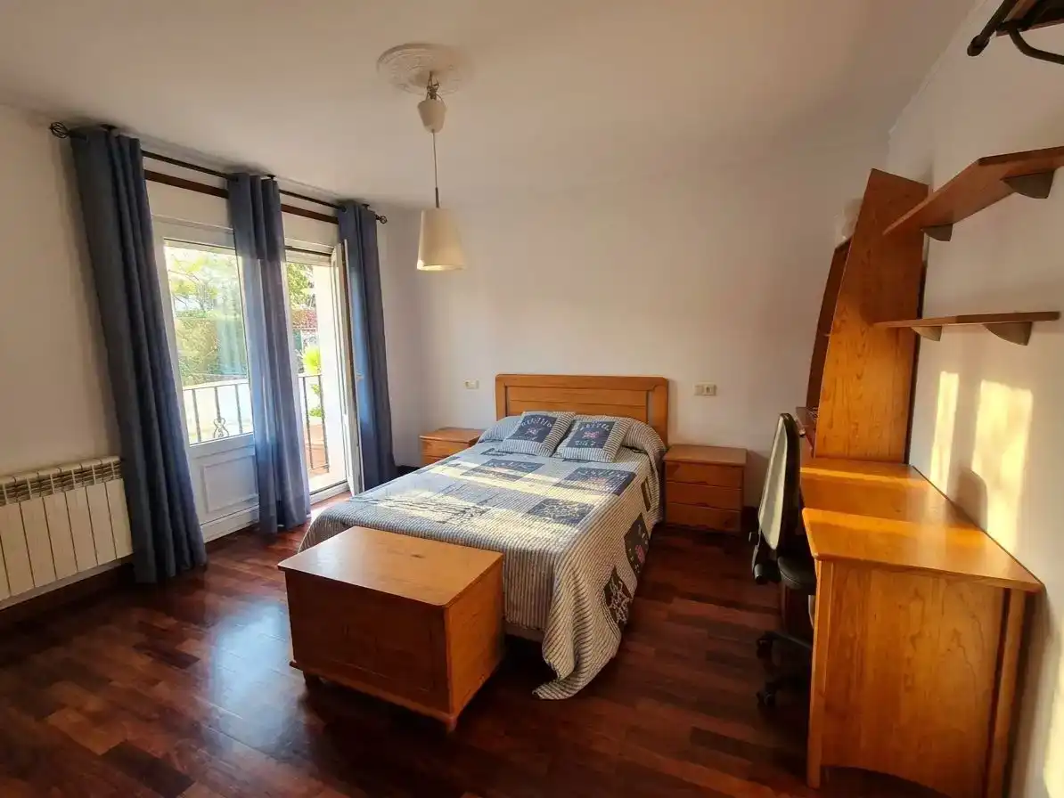 Habitación de Piso en venta en Carballo con Piscina y Balcón