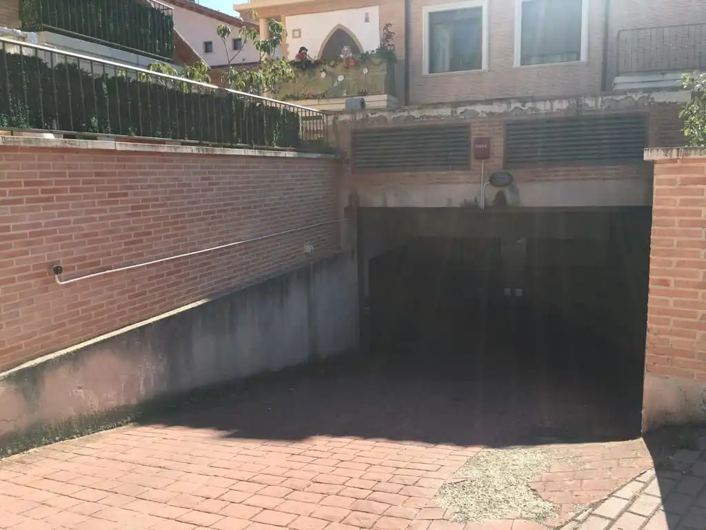 Parking de Piso en venta en Santurde de Rioja con Calefacción, Terraza y Trastero