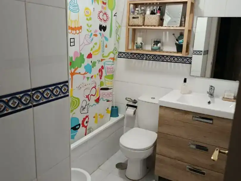 Bany de Pis en venda en Casares amb Aire condicionat