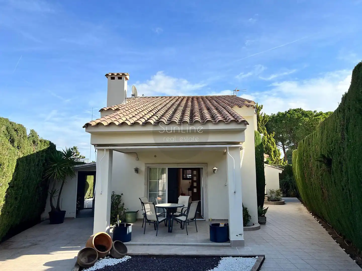 Vista exterior de Casa o xalet de lloguer en Paterna amb Aire condicionat, Terrassa i Traster