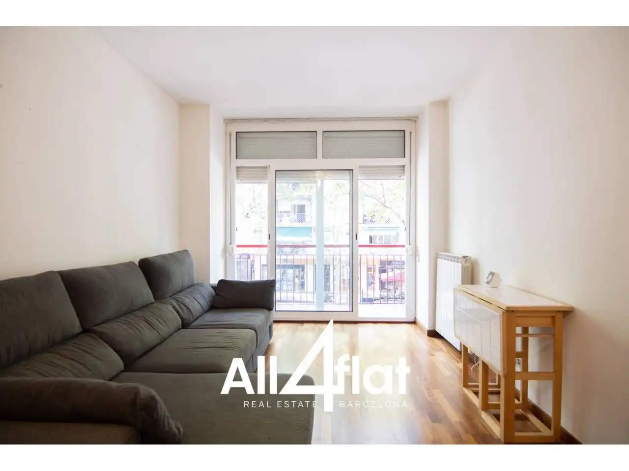 Vista exterior de Piso de alquiler en Barcelona con Parquet y Balcón