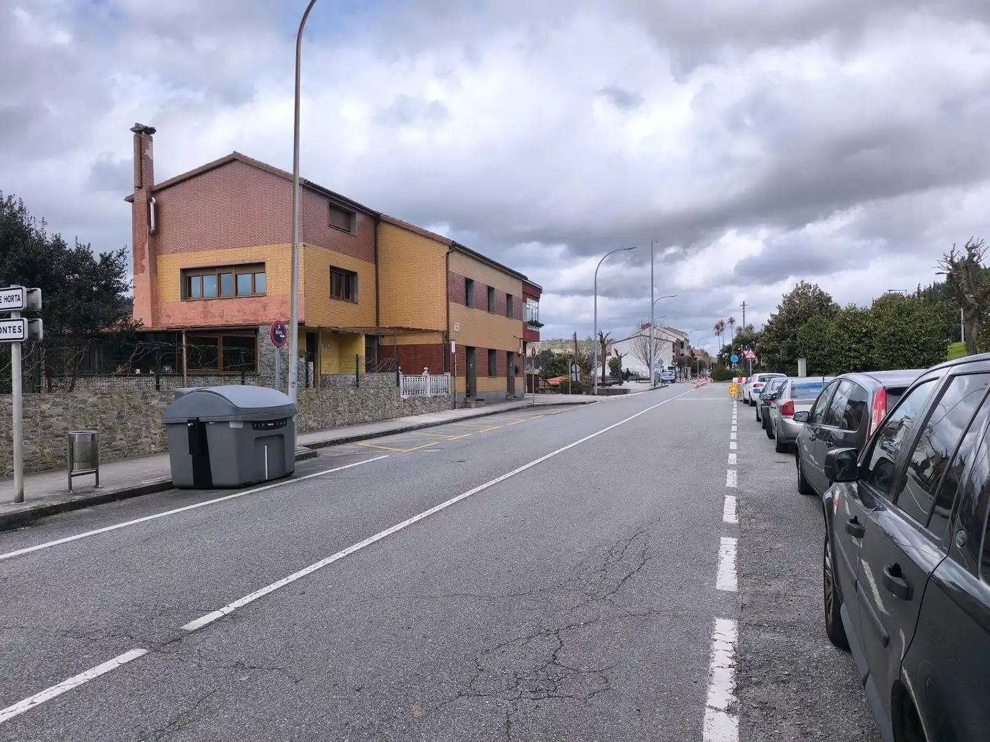 Außenansicht von Garage zum Verkauf in Santiago de Compostela 