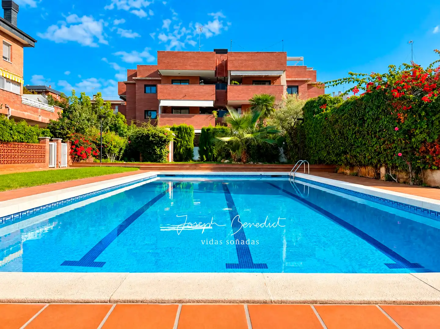 Piscina de Casa o chalet en venta en Castelldefels con Aire acondicionado, Calefacción y Jardín privado