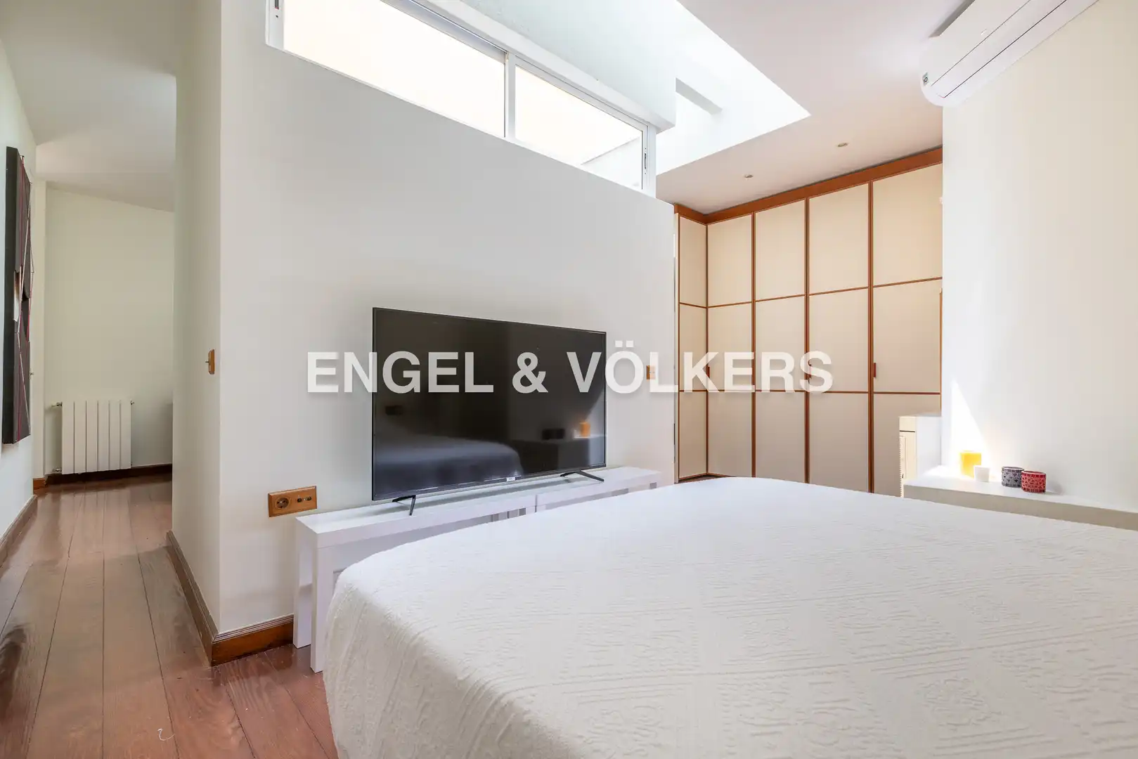 Bedroom of Attic for sale in Sevilla  with Air Conditioner, Heating and Terrace