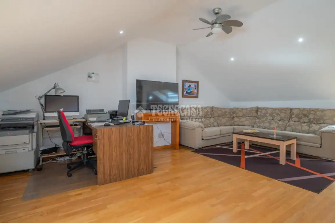 Casa adosada en venda en Arroyomolinos (Madrid) amb Aire condicionat, Calefacció i Jardí privat