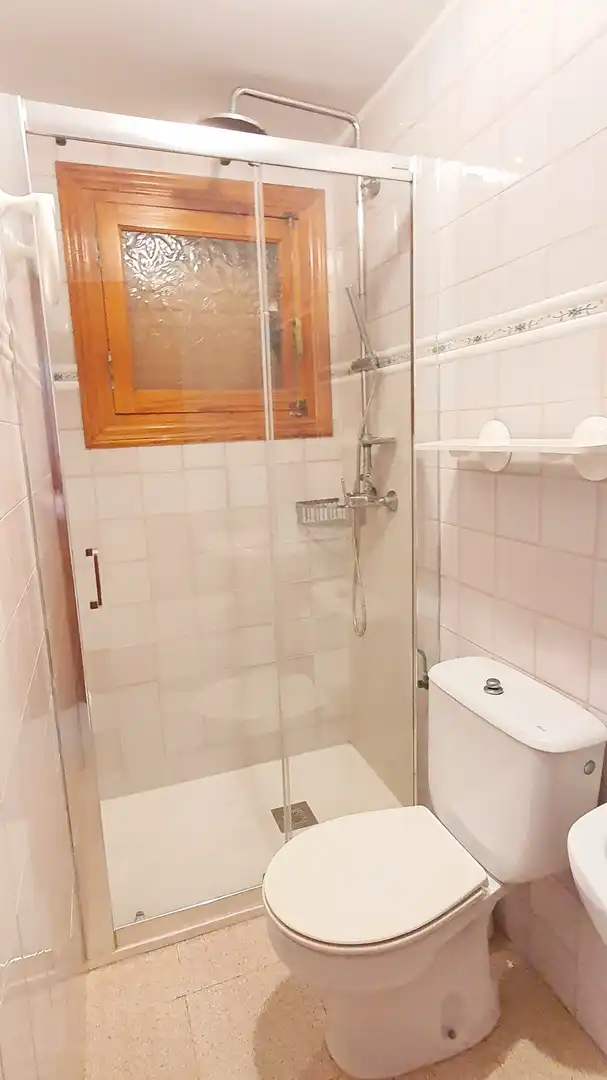 Baño de Apartamento de alquiler en Miramar con Aire acondicionado, Terraza y Amueblado