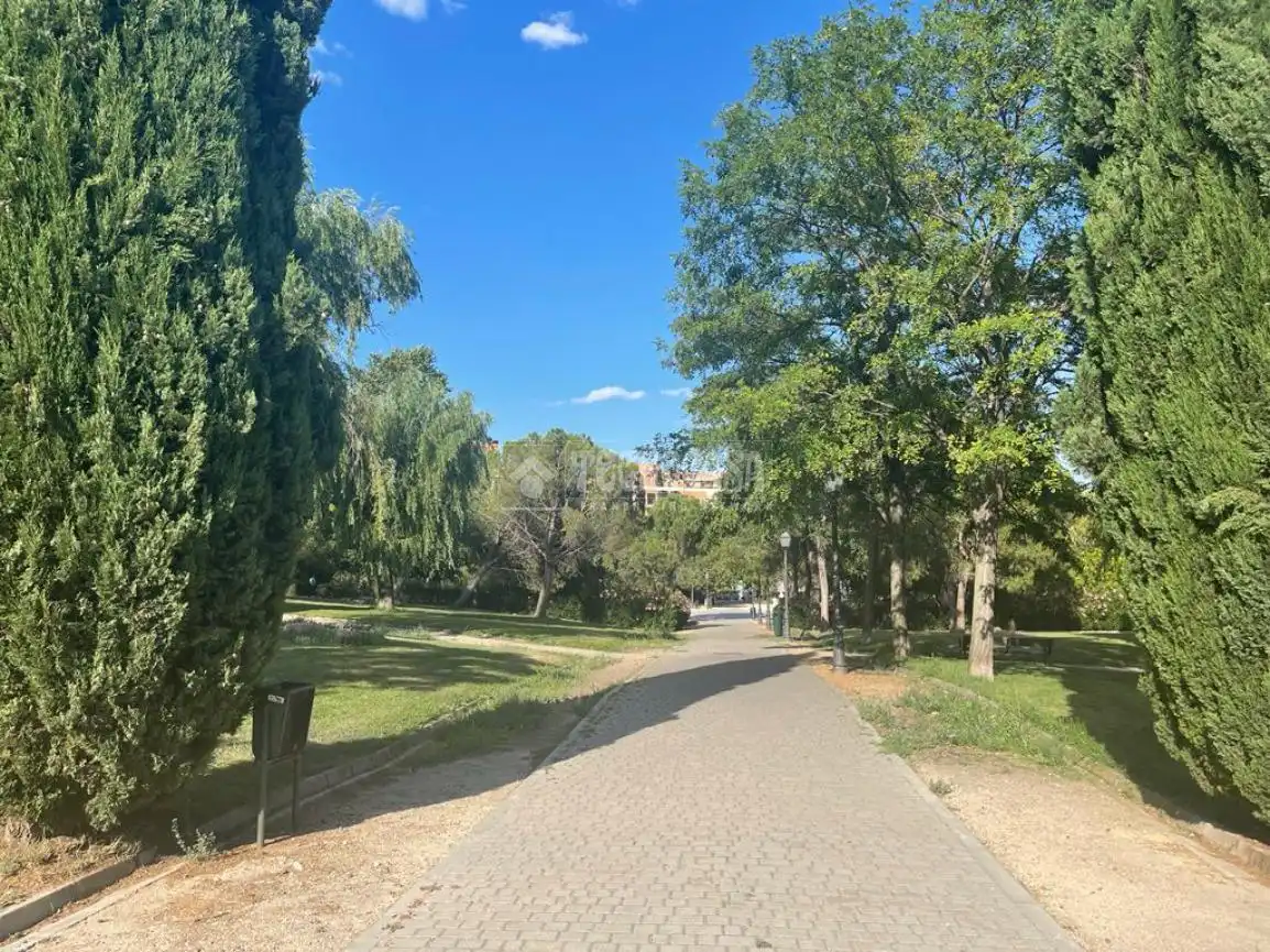 Vista exterior de Piso en venta en  Madrid Capital con Aire acondicionado y Parquet