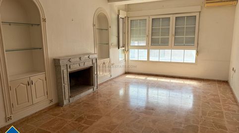 Apartamento con terraza, en la provincia de Alicante, en la ciudad de Torrevieja, en la zona de Playa del Cura. 5 habitaciones | 1