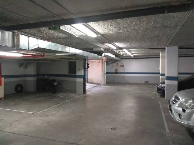 Garaje en Alquiler en Calle de Marcelo Usera, 101 en Pradolongo