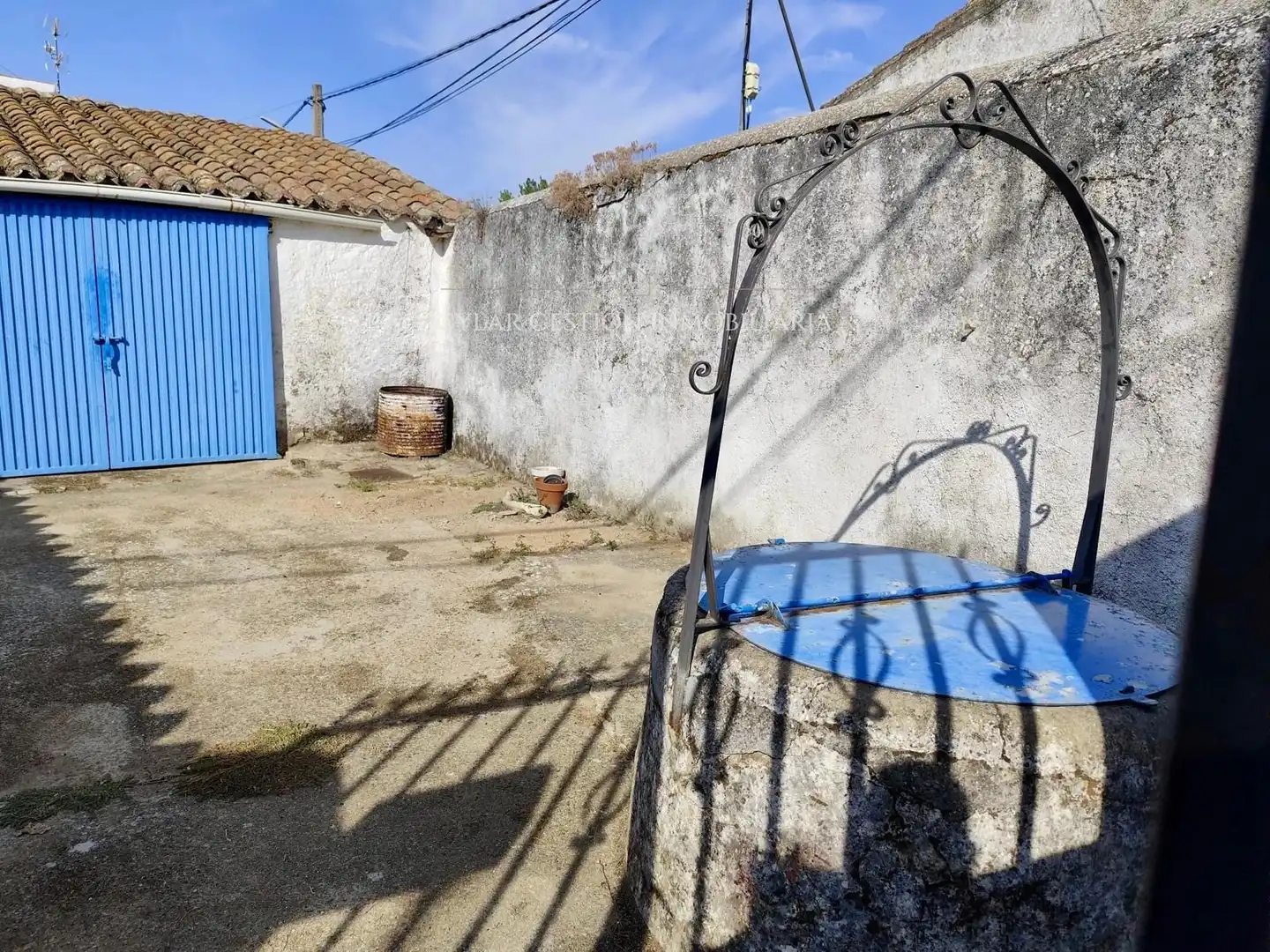 Exterior view of Houses for sale in Golpejas  with Storage room, Washing machine and Microwave