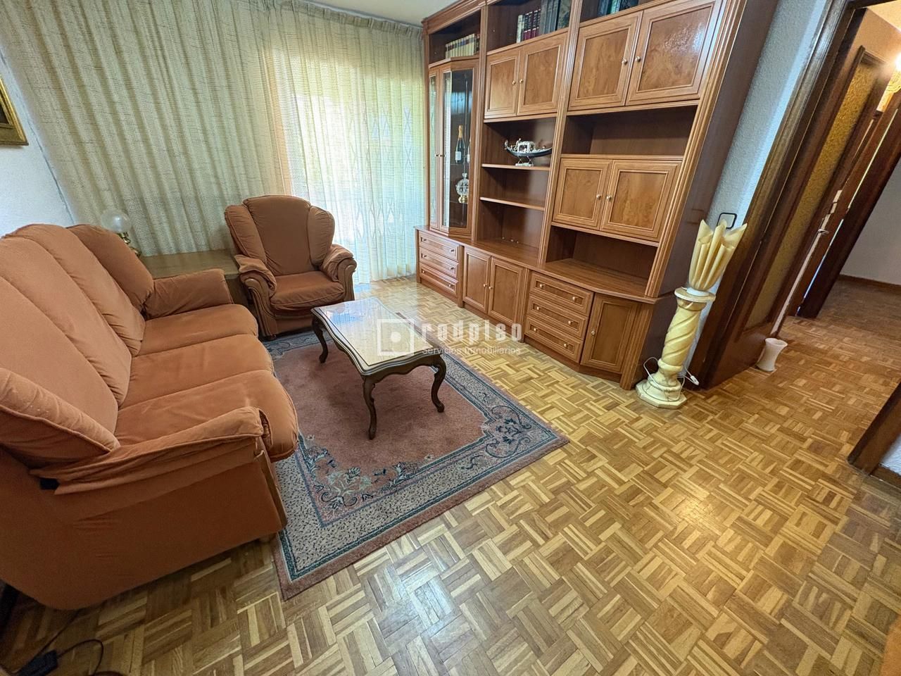 Living room of Flat to rent in  Madrid Capital  with Heating, Parquet flooring and Terrace