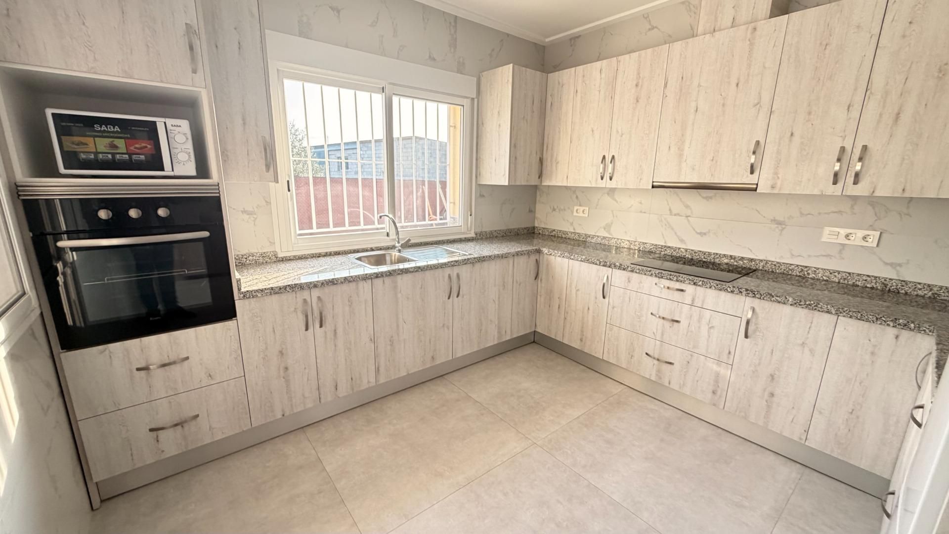 Cocina de Casa o chalet de alquiler en Elche / Elx con Aire acondicionado, Jardín privado y Amueblado