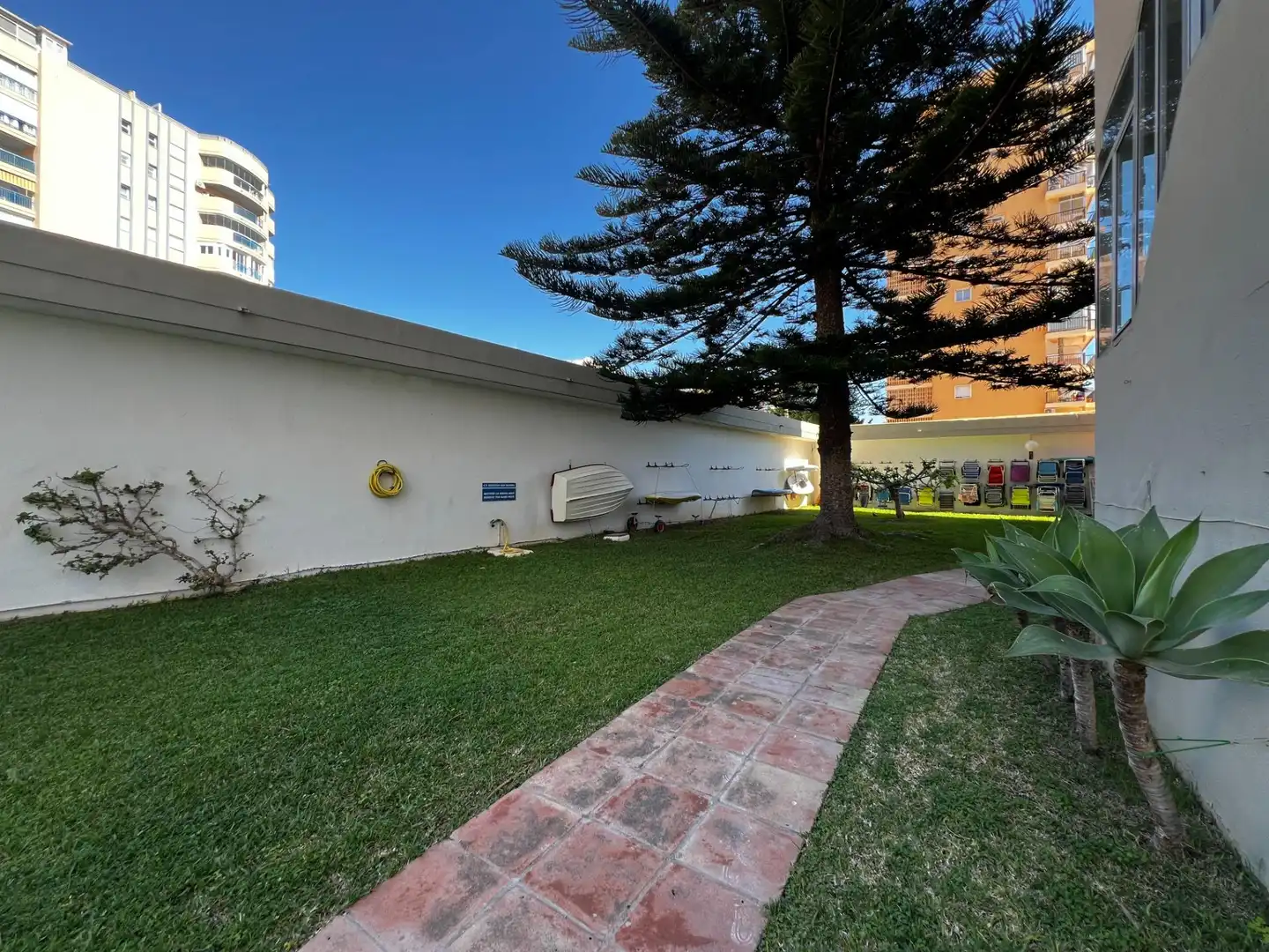 Vista exterior de Apartament en venda en Fuengirola amb Aire condicionat, Terrassa i Piscina comunitària
