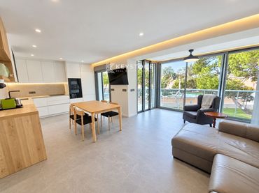 Flat with pool to rent in Calle de la Salpa, 4