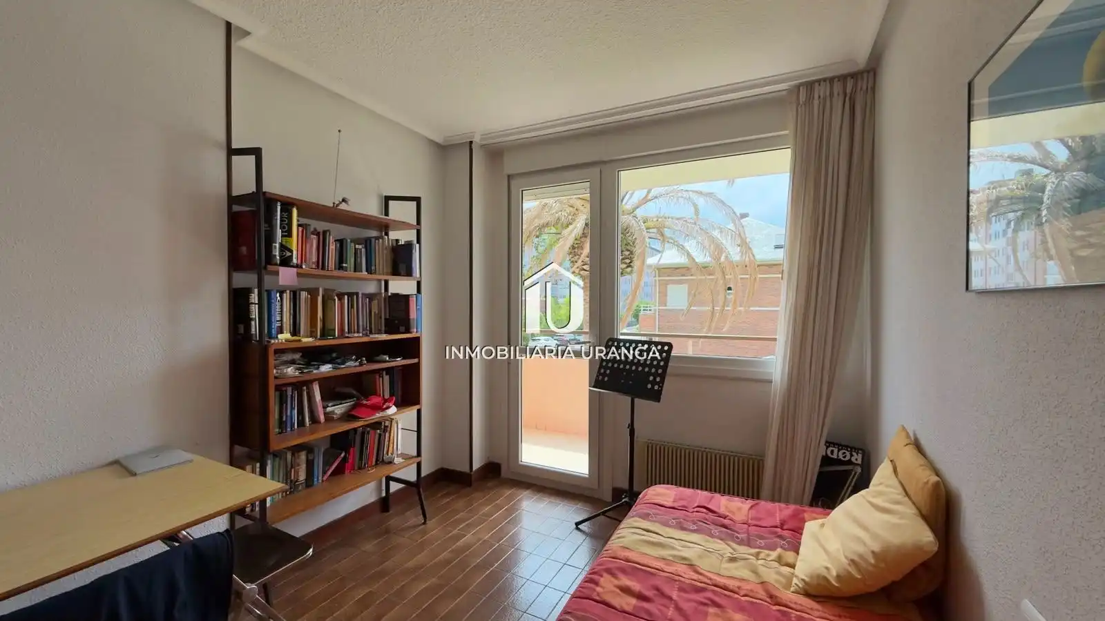 Habitación de Piso en venta en Laredo con Calefacción, Terraza y Piscina comunitaria