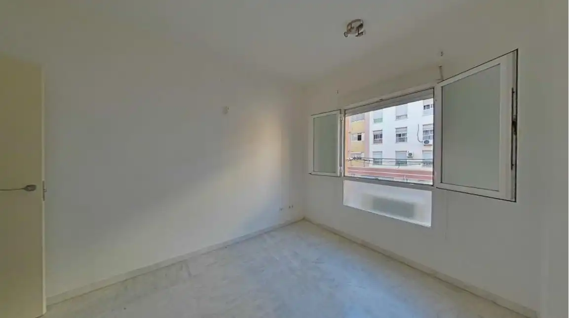 Bedroom of Flat for sale in Sevilla