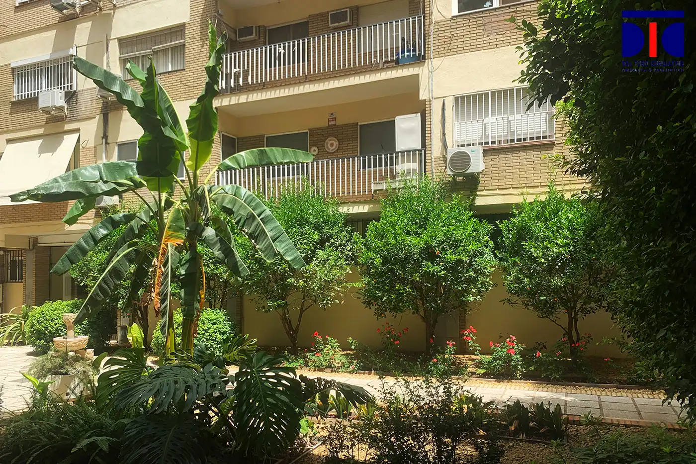 Garden of Flat for sale in Sevilla  with Air Conditioner and Heating