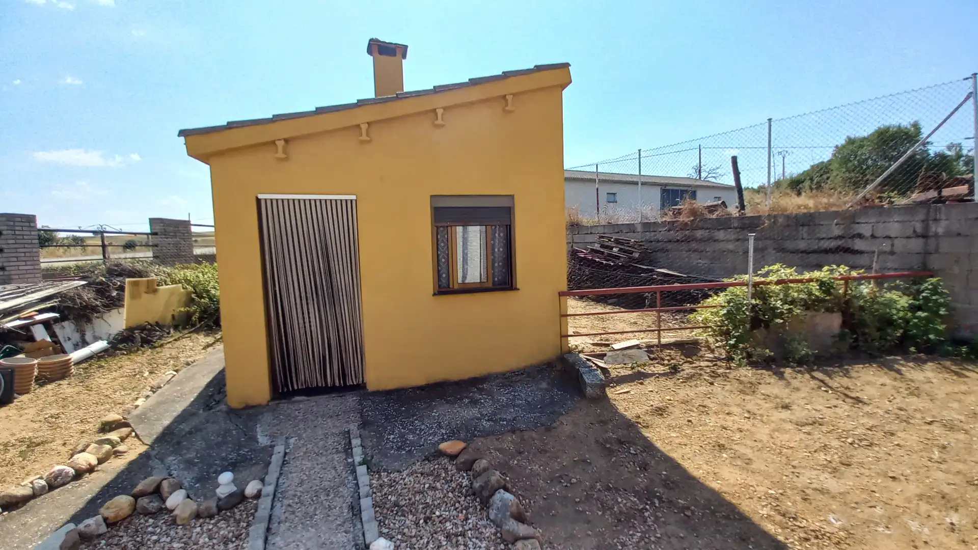 Vista exterior de Casa o xalet en venda en Argujillo amb Calefacció, Jardí privat i Terrassa
