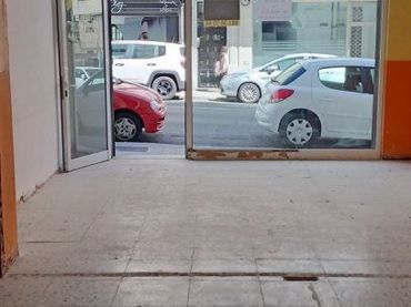 Locale commerciale in vendita a Zona Ultramar