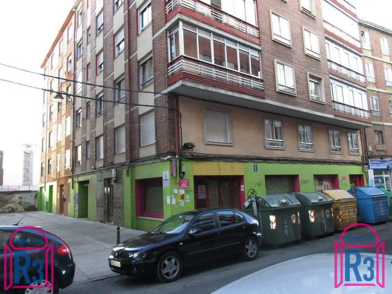 Local comercial en venda a San Mamés - La Palomera