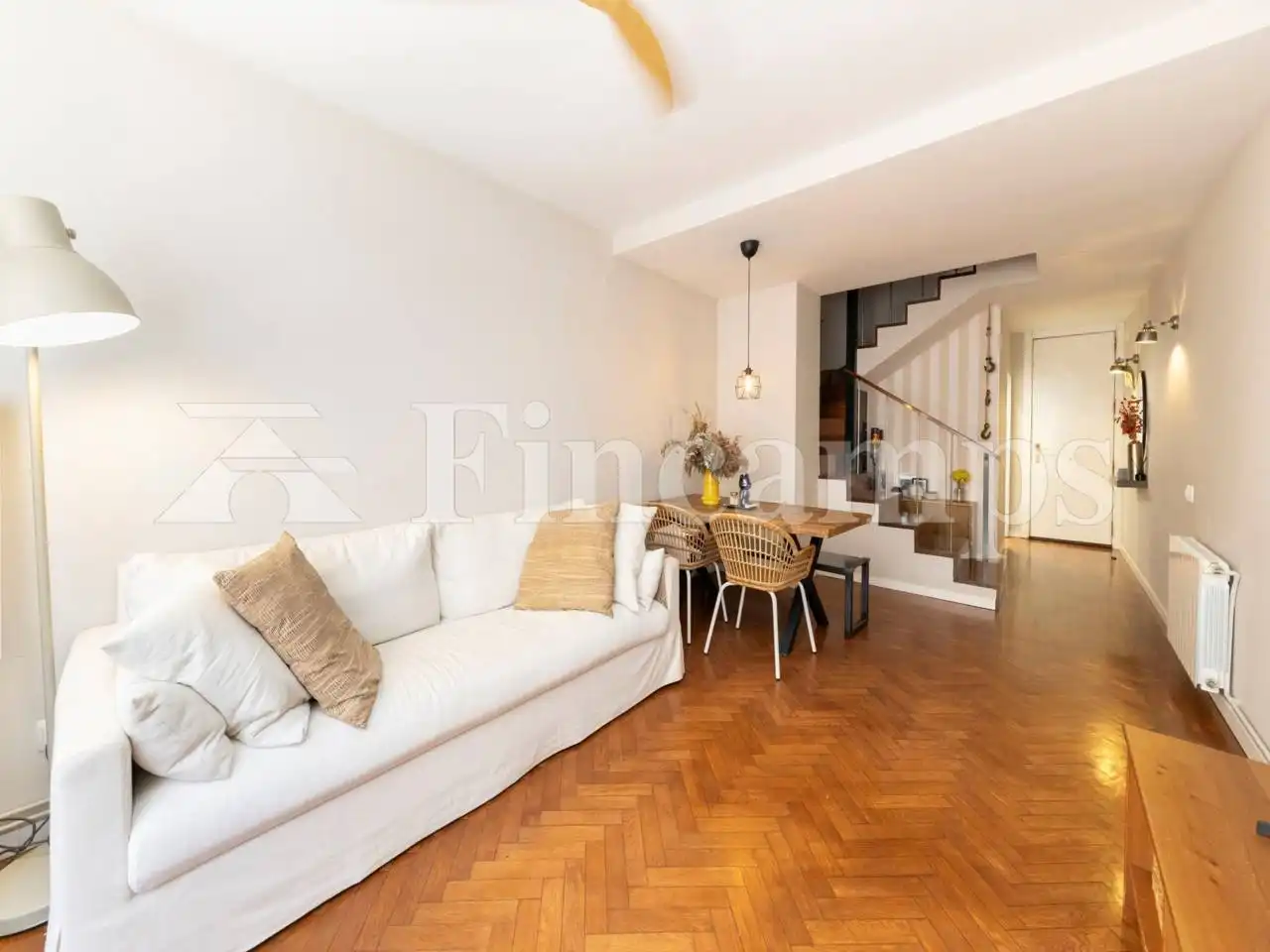 Sala d'estar de Casa o xalet en venda en Sabadell amb Calefacció, Parquet i Terrassa