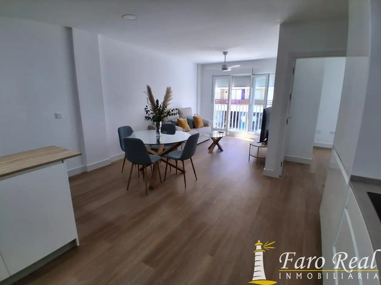 Sala de estar de Piso de alquiler en Sanlúcar de Barrameda con Aire acondicionado y Amueblado