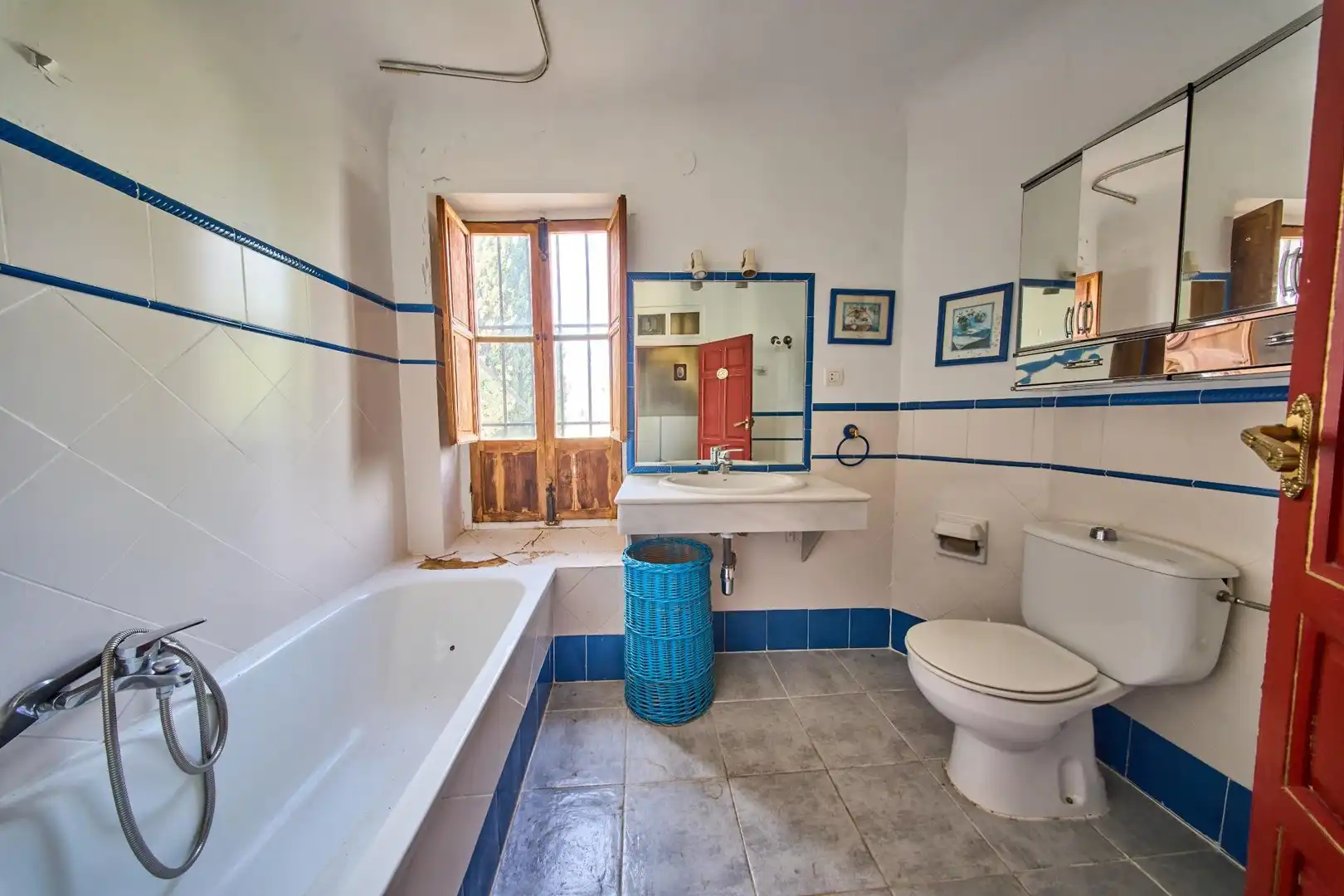 Baño de Casa o chalet en venta en Granada con Jardín privado, Terraza y Piscina