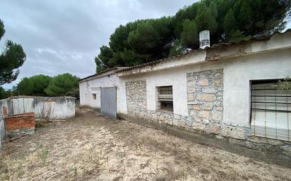 Vista exterior de Finca rústica en venda en Aldeamayor de San Martín amb Terrassa