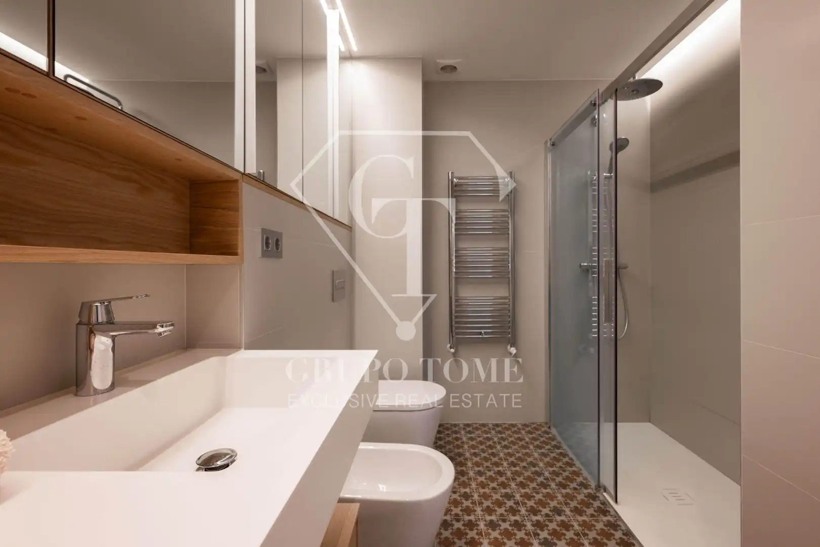 Bathroom of Detached homes for sale in Donostia - San Sebastián   with Heating, Private garden and Terrace