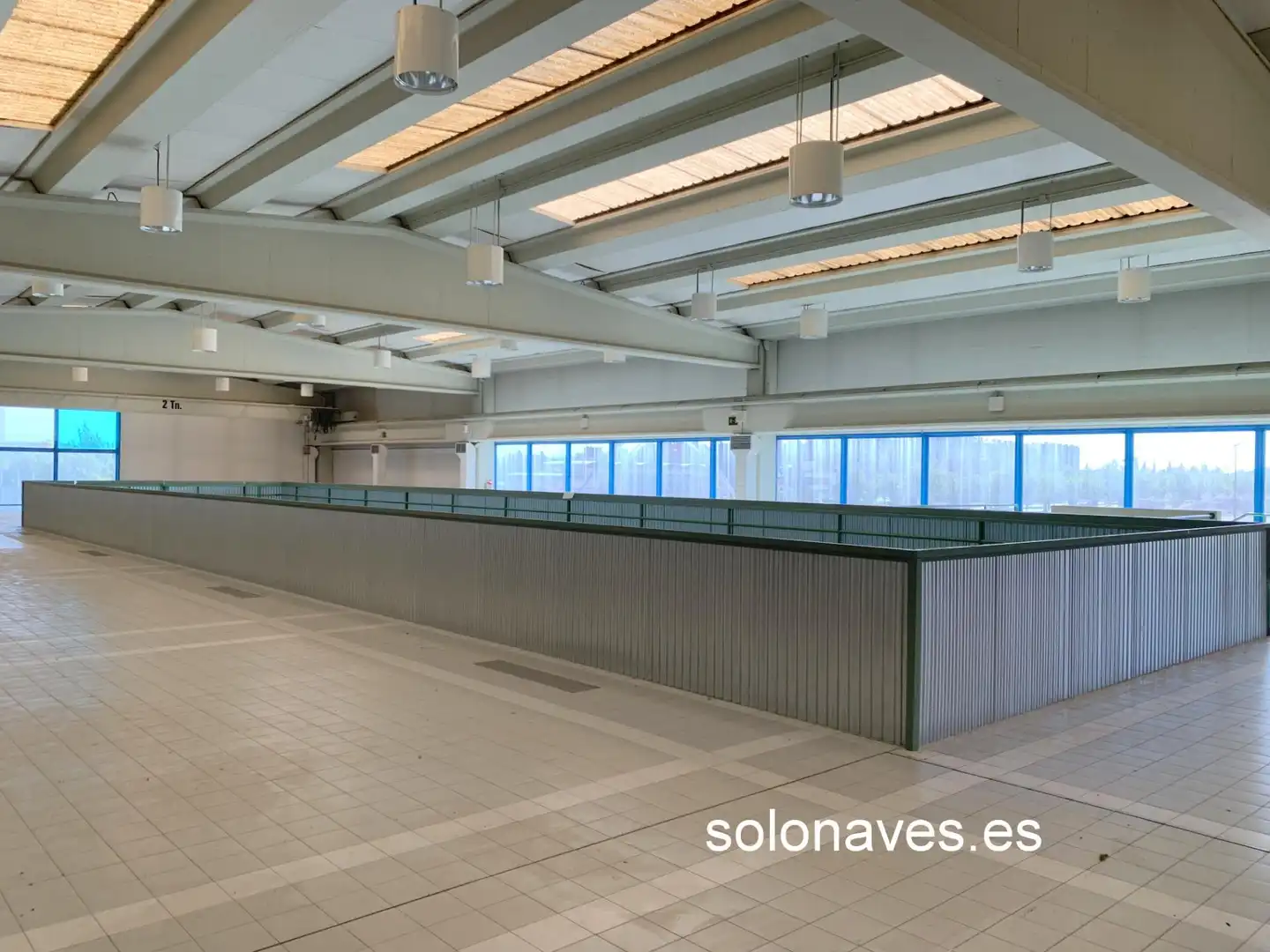 Nau industrial de lloguer en Zaragoza