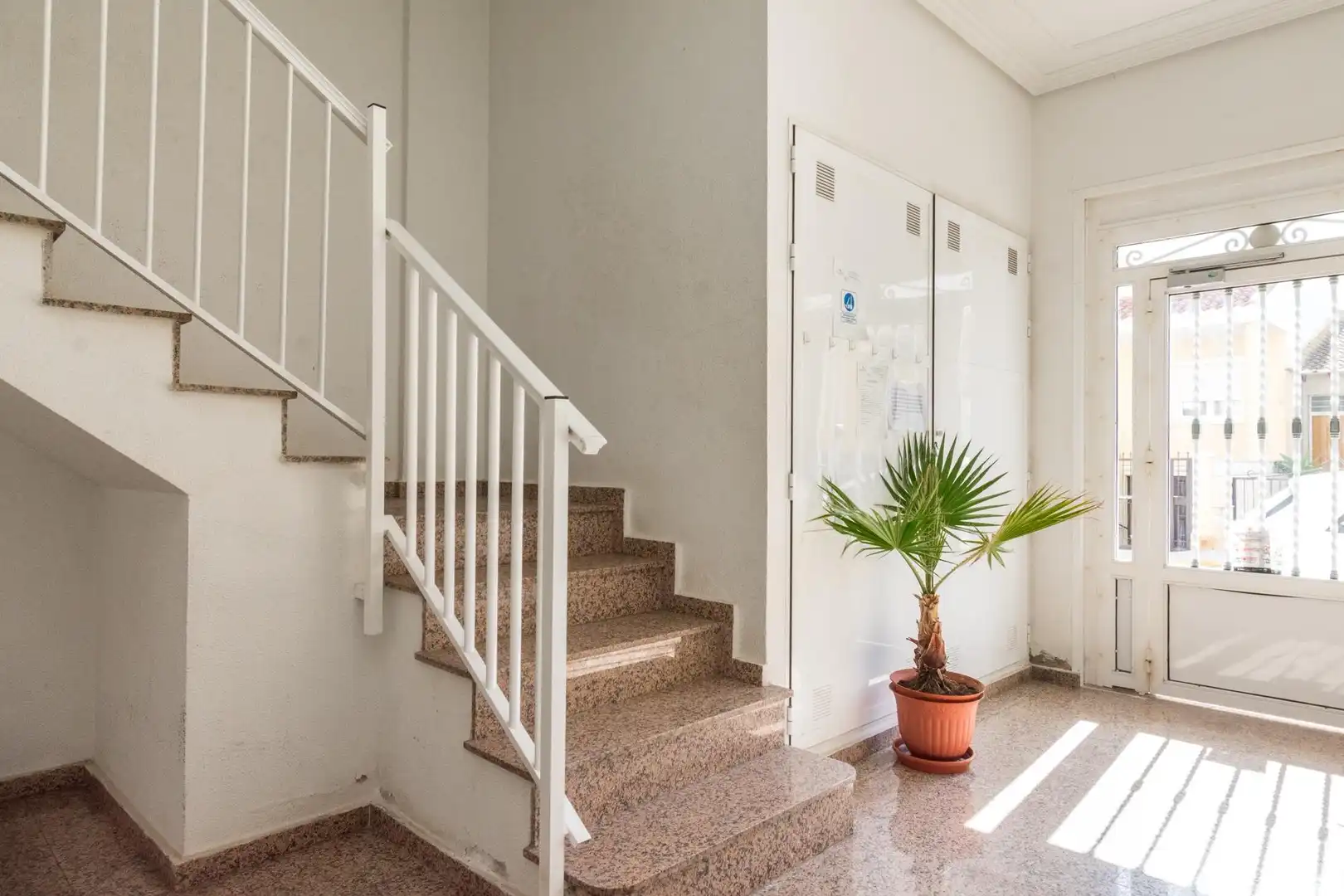 Apartamento de alquiler en Los Montesinos con Aire acondicionado y Terraza