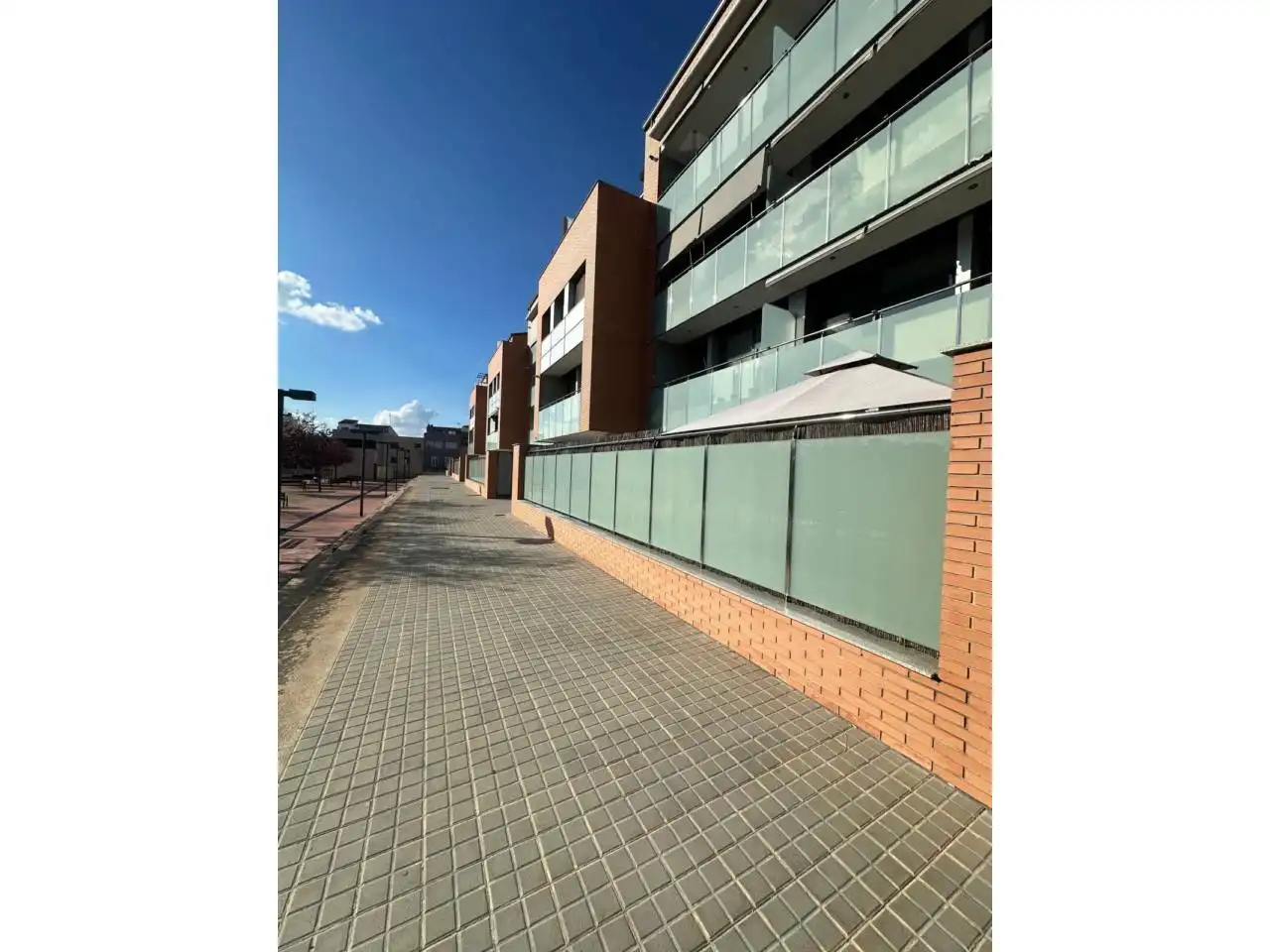 Außenansicht von Maisonette zum Verkauf in Igualada mit Heizung, Terrasse und Abstellraum