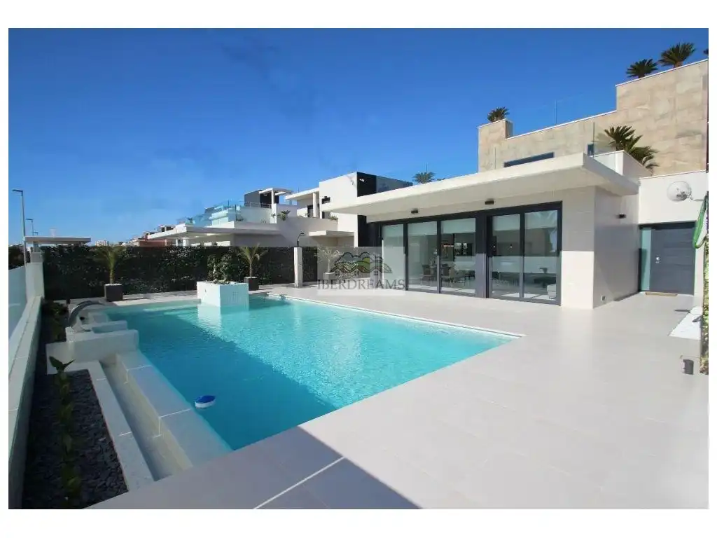 Casa en venta en Calle Wenceslao Fdez Florez-Cmo 28, imagen 2