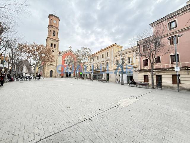 Local comercial en Alquiler en Plaça de la Vila en Centre - Can Nadal