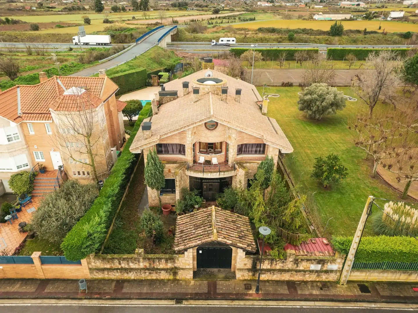 Exterior view of Houses for sale in Lardero  with Air Conditioner, Heating and Private garden